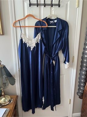Jaclyn Smith Slip and Robe Set